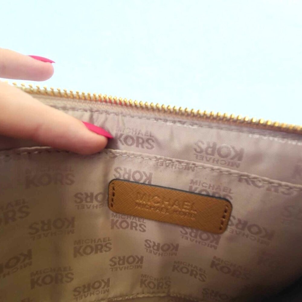 Michael Kors Y2K Gold Wristlet Cocktail Glam Luxury Mermaidcore Mob Wife Wallet - Picture 4 of 5
